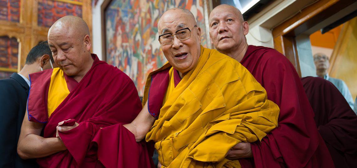 Prières pour la longue vie de Sa Sainteté organisées par la Dhasa Dhotoe Welfare Society et la Lodrik Welfare Association