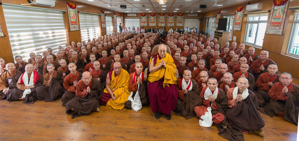 Programme de prières avec des moines et moniales de Taïwan