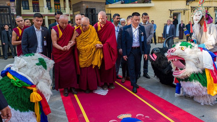 Offrandes de prières pour la longue vie de Sa Sainteté le Dalaï-Lama