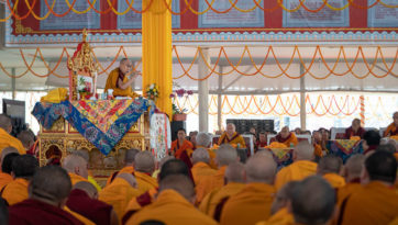 Les Trente-sept pratiques des bodhisattvas et le Commentaire sur la cognition valide