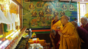 Visite du monastère d’Ön Ngari 