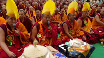 Inauguration de la nouvelle cour de débats du monastère Drepoung Gomang