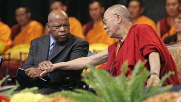 Déclaration de Sa Sainteté le Dalaï-Lama sur le décès du membre du Congrès John Lewis, États-Unis