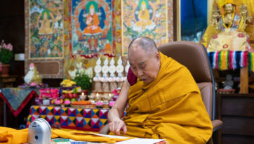 Enseignements pour marquer le 601e anniversaire du passage en parinirvana de Djé Tsongkhapa