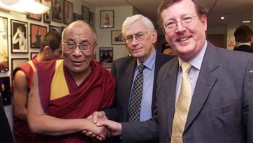 Condoléances pour la famille de Lord David Trimble