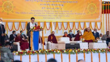 Pose de la première pierre du Centre Dalaï-Lama pour l’ancienne sagesse tibétaine et indienne