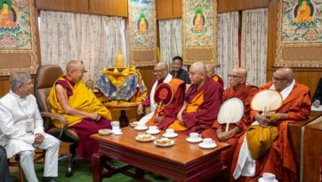 Offrande de reliques du Bouddha