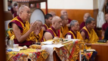 Participation au Mani Dhungdroub, la récitation de Om mani padmé houng