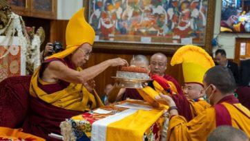 Offrande pour demander la longue vie du Maître spirituel 