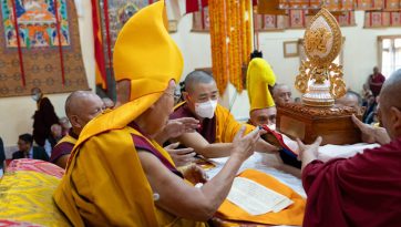 Prières de longue vie au Collège tantrique de Gyumé