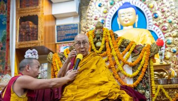 Prières pour la longue vie de Sa Sainteté le Dalaï-Lama