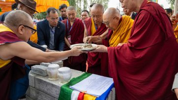Pose de la première pierre du nouveau Djokhang à Leh et bénédiction du centre du Dharma à Choglamsar