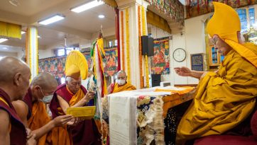 Prières pour la longue vie de Sa Sainteté le Dalaï-Lama