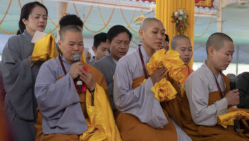 Les Trente-sept pratiques des bodhisattvas et le Commentaire sur la cognition valide - Deuxième jour