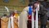 Sa Sainteté assiste à la cérémonie d'investiture du Sikyong, le président de l'Administration centrale tibétaine