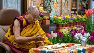 Les Trois principaux aspects de la voie et l'Éloge aux 17 maîtres de Nalanda